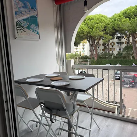 Cv 4p, Parking Privee Cosy Design Apartmán *